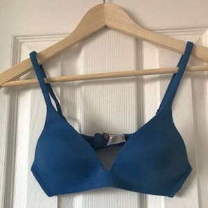 Victoria’s Secret Body By Victoria Wireless Bra